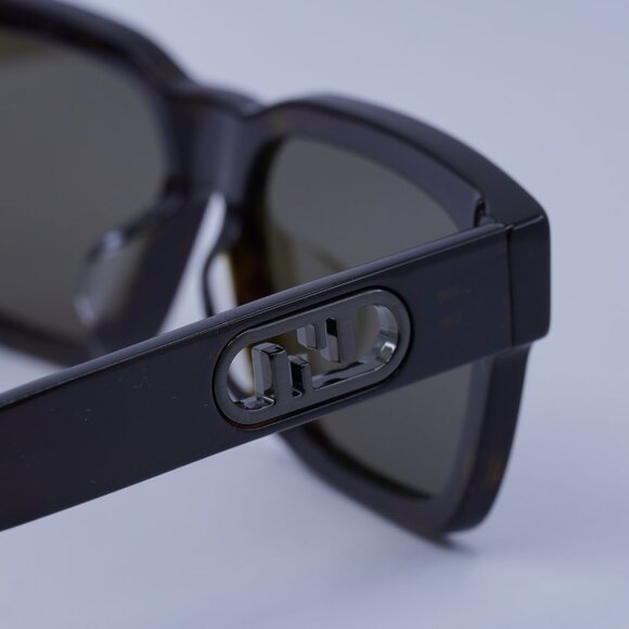 Fendi FE40107F 52E Sunglasses Dark Havana Square Frame, Brown Lenses - Picture 5 of 10